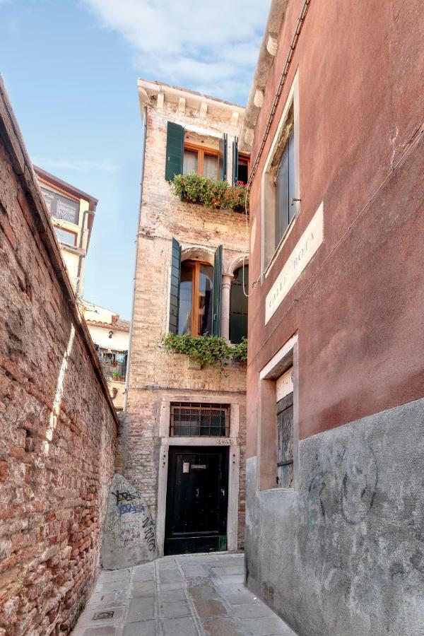 Apartament Nikki House *