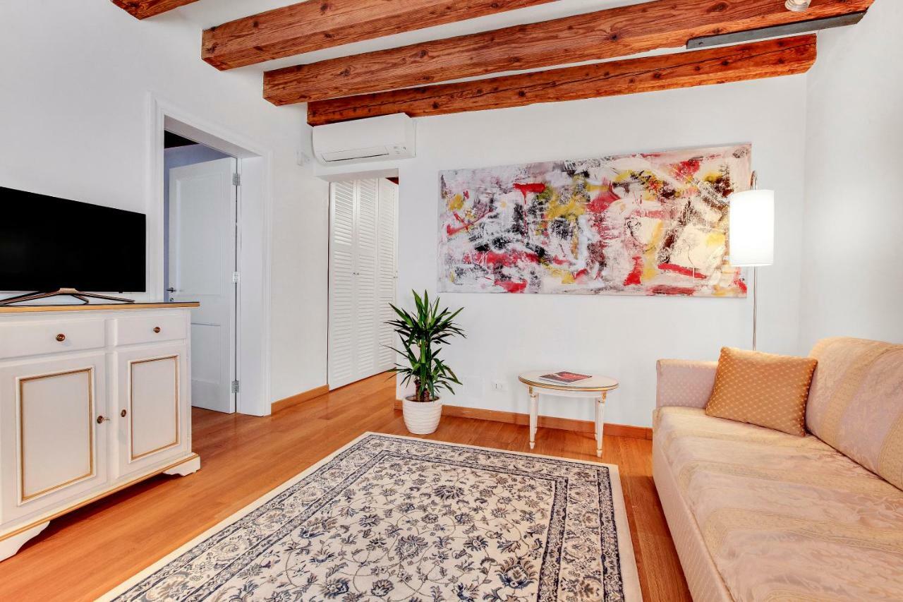 Nikki House * Venecia