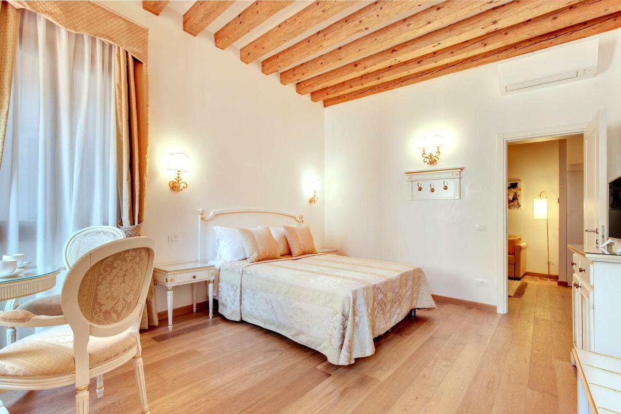 Nikki House * Venecia